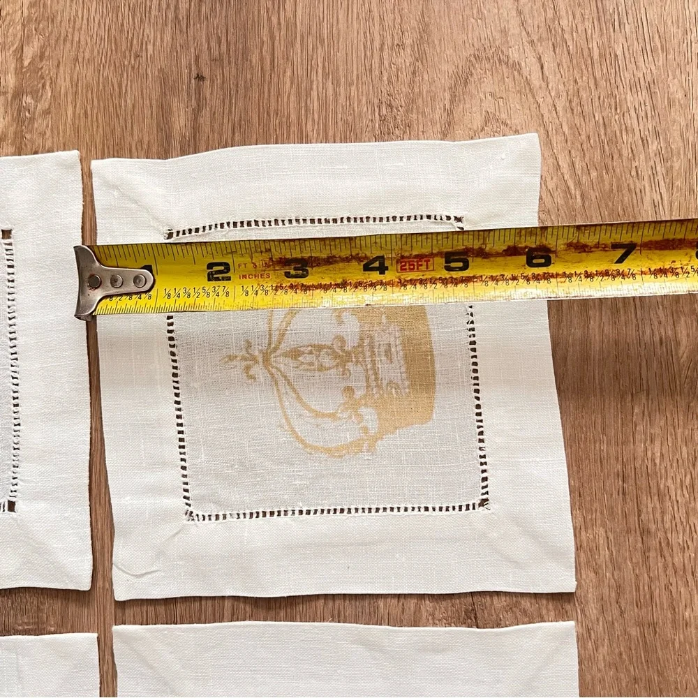 Set Of 4 White Linen With‎ Gold Royal Crown Cocktail Napkins 6”